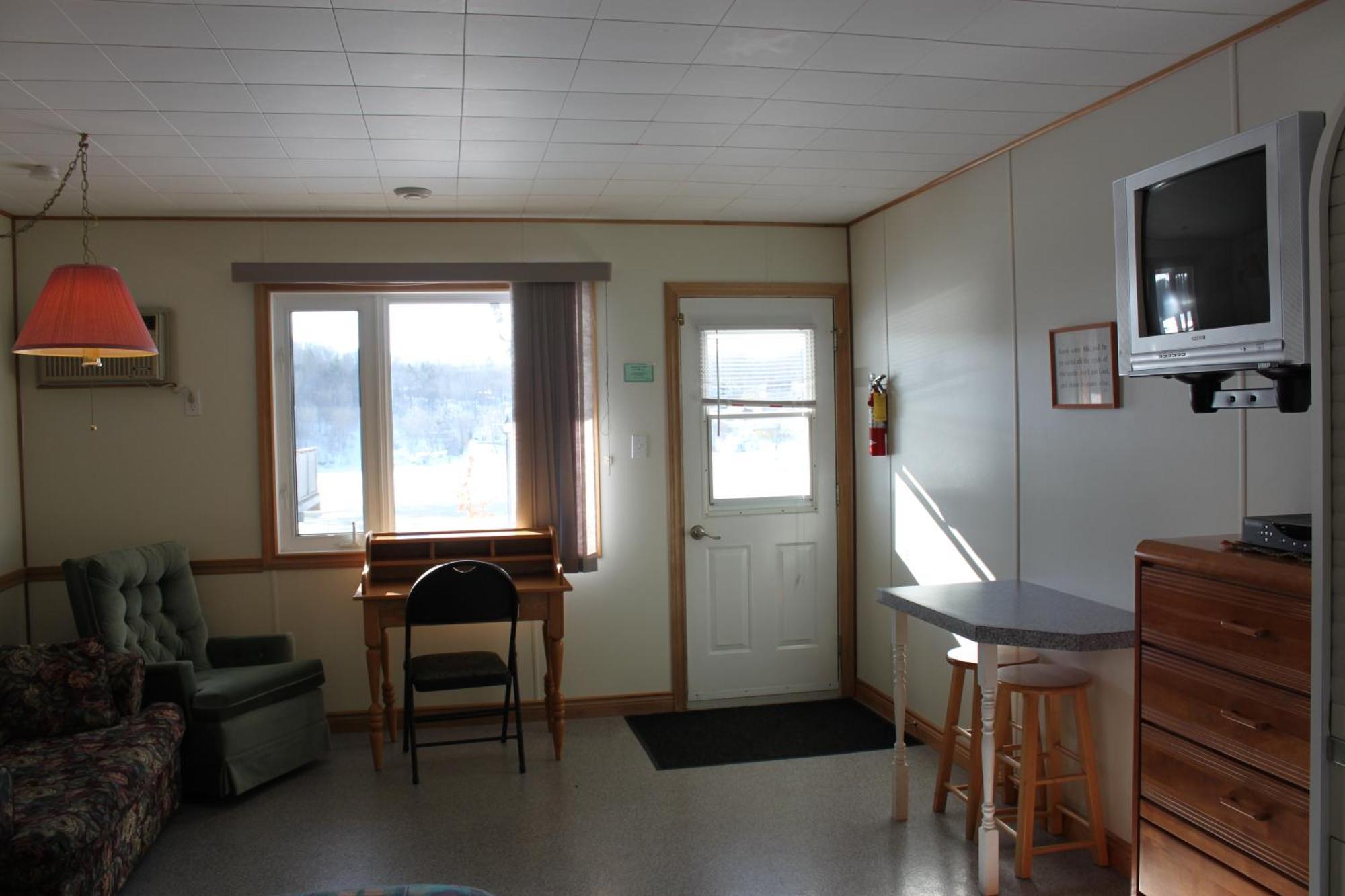 Lanes Riverhouse Inn & Cottages Montague Room photo
