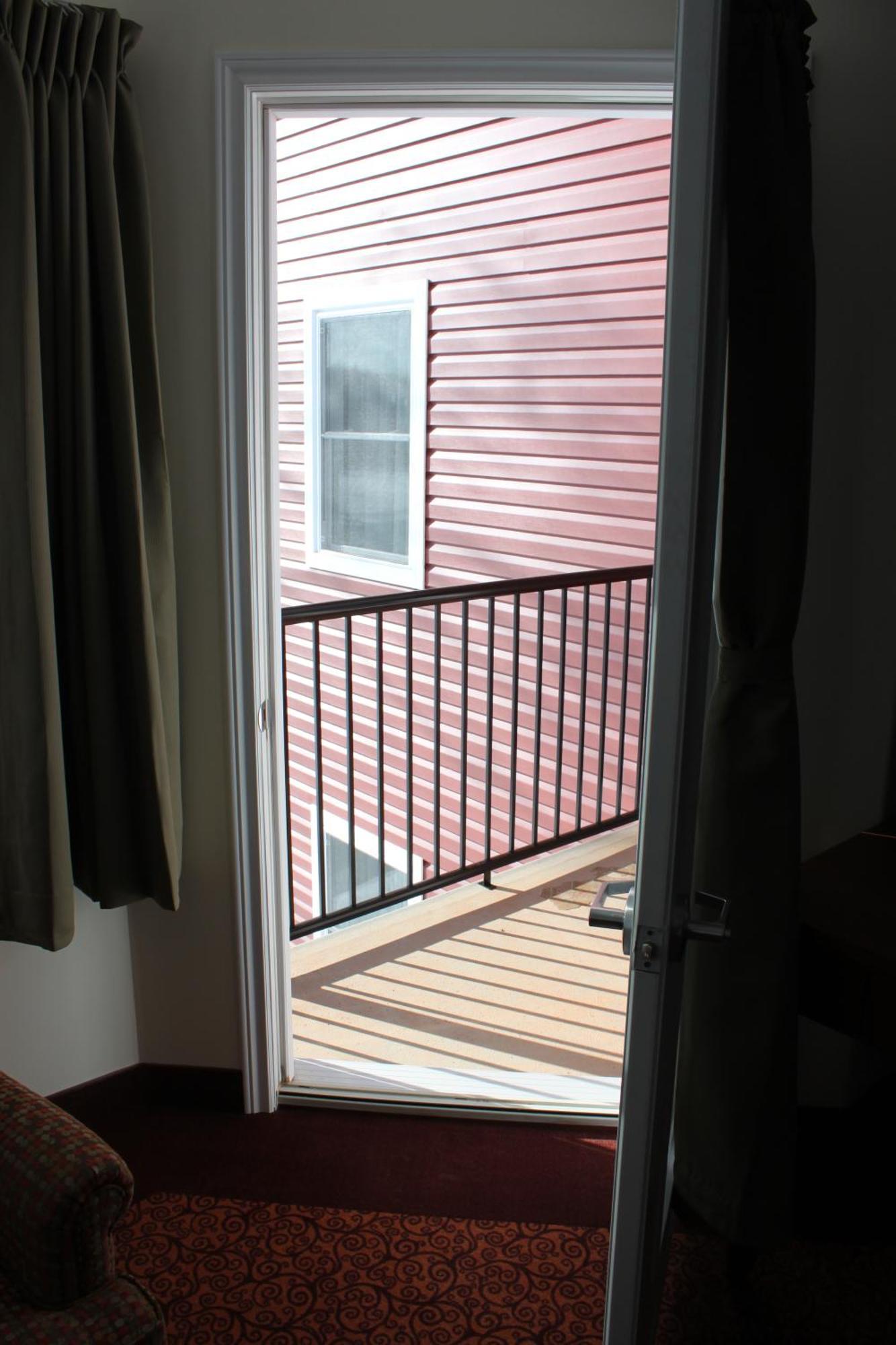 Lanes Riverhouse Inn & Cottages Montague Room photo