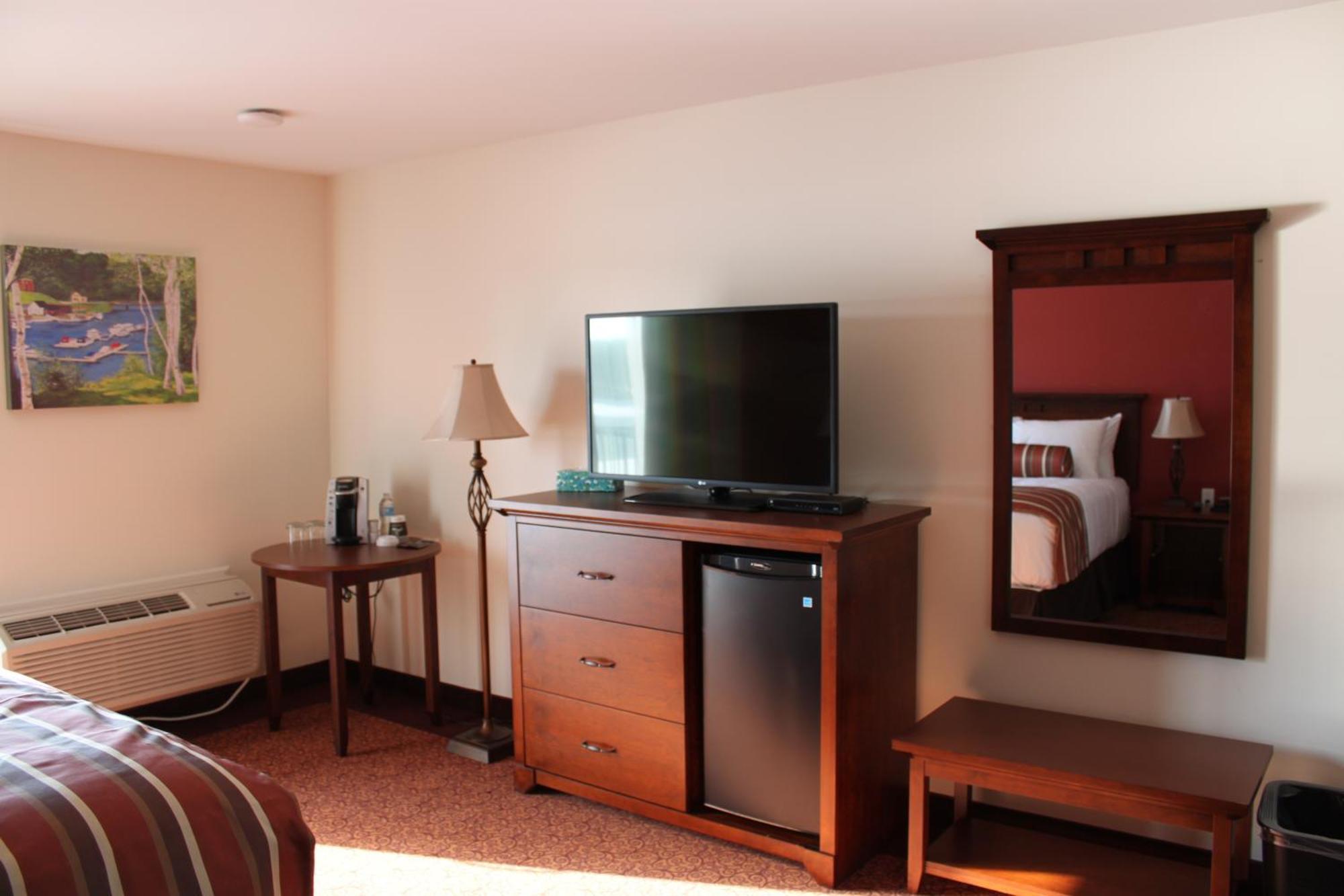 Lanes Riverhouse Inn & Cottages Montague Room photo