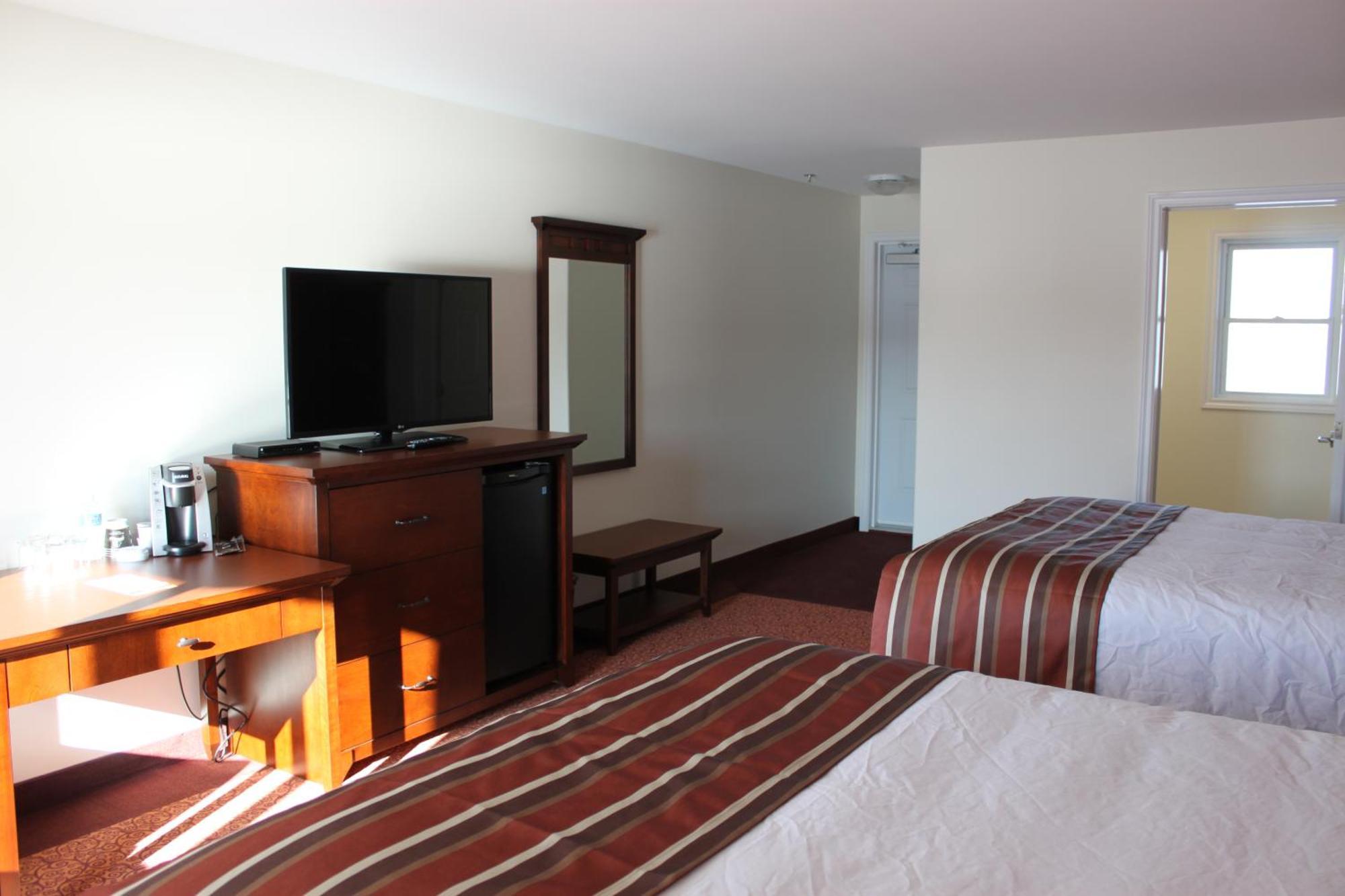 Lanes Riverhouse Inn & Cottages Montague Room photo