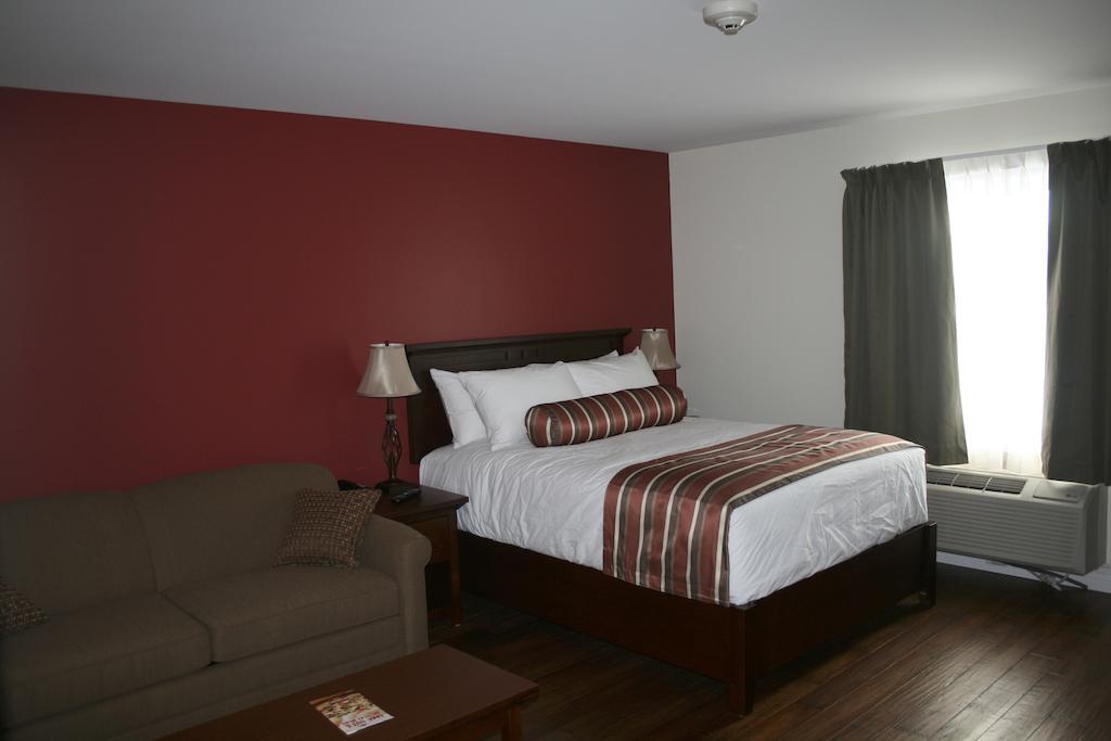 Lanes Riverhouse Inn & Cottages Montague Room photo