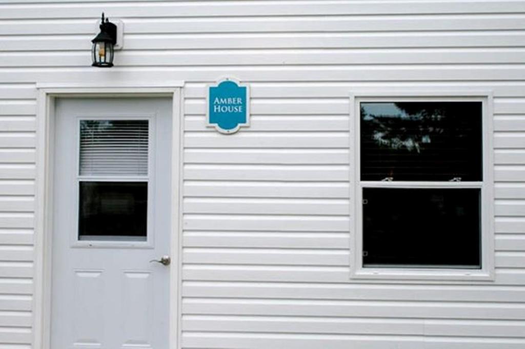 Lanes Riverhouse Inn & Cottages Montague Room photo