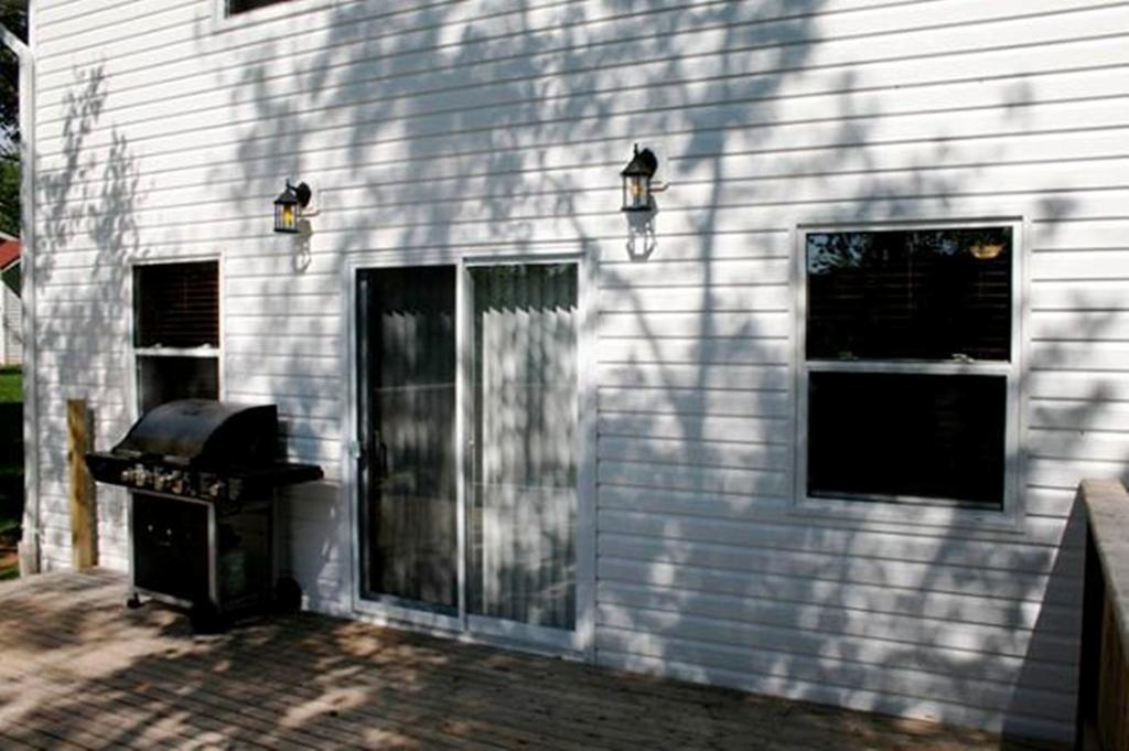 Lanes Riverhouse Inn & Cottages Montague Room photo